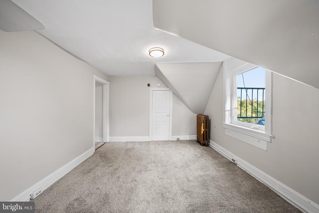 Residential Lease in MELROSE PARK 3