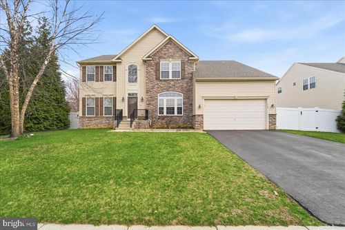 704 Varga Cir, FLORENCE, NJ, 08518-4014 | Card Image
