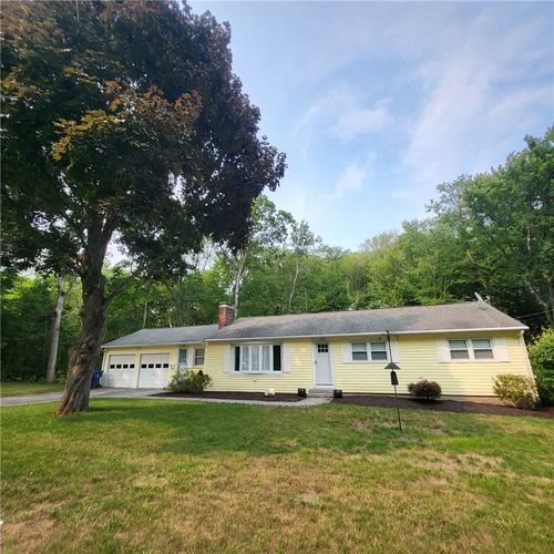72 Blueberry Dr, East Greenwich, RI, 02818-2614 | Card Image