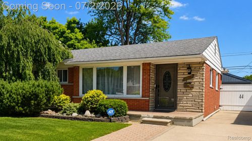 25038 Chernick St, Taylor, MI, 48180-2006 | Card Image