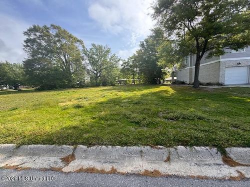 710 Enger St, Pascagoula, MS, 39581-2160 | Card Image