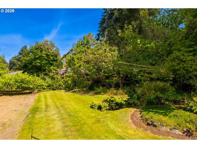 1439 Barton St, House other with 3 bedrooms, 2 bathrooms and null parking in Eugene OR | Image 28