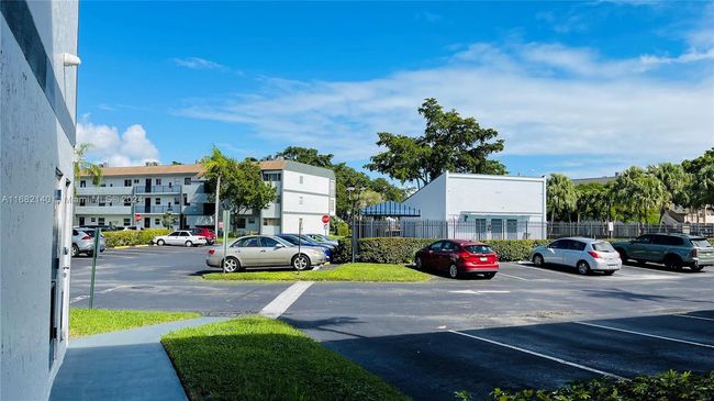 APT-105K - 8300 Sands Point Blvd, Condo with 1 bedrooms, 2 bathrooms and null parking in Tamarac FL | Image 4