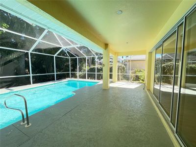 700 Silk Oak Drive, House other with 3 bedrooms, 2 bathrooms and null parking in Venice FL | Image 3