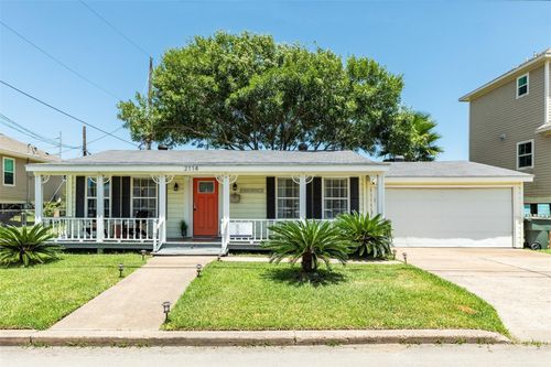 2114 57th St, Galveston, TX, 77551-5017 | Card Image