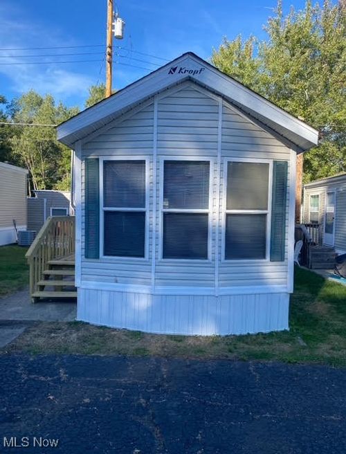 40 Hyland Dr, Akron, OH, 44312-2942 | Card Image