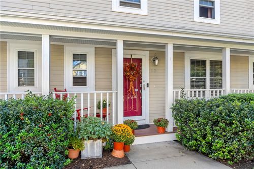 53 Vine St, East Greenwich, RI, 02818-3641 | Card Image