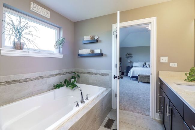 12911 Mayfair Dr, House other with 4 bedrooms, 3 bathrooms and 3 parking in Lemont IL | Image 15