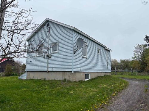 42 George Street, Sydney Mines, NS, B1V1N7 | Card Image