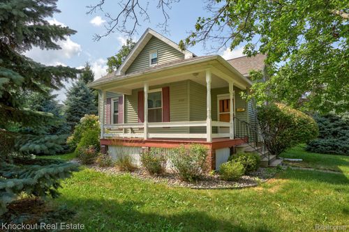 2502 Stobbe St, Saginaw, MI, 48602-4057 | Card Image
