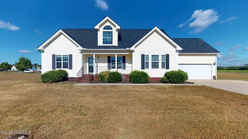 100 Lancaster Pointe Dr, Pikeville, NC, 27863-8212 | Card Image