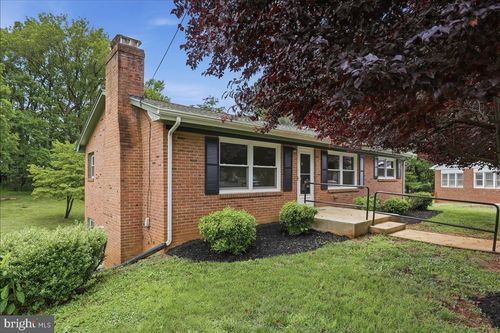 494 Hamilton Cir, FRONT ROYAL, VA, 22630-3928 | Card Image