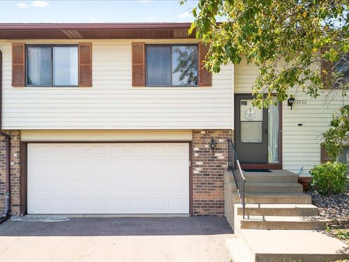 15722 Griffon Ct, Apple Valley, MN, 55124-7168 | Card Image
