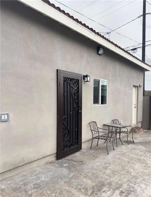 3229 Locust Ave, Long Beach, CA, 90802-1320 | Card Image