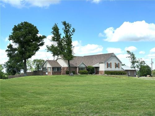 1358 26000 Rd, Parsons, KS, 67357-8250 | Card Image