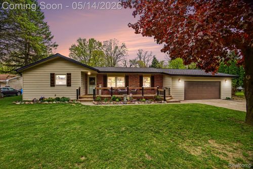 2205 Miark Dr, Lapeer, MI, 48446-9032 | Card Image
