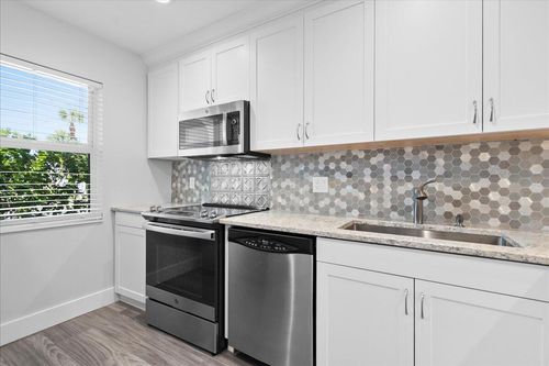178 Lake Susan Ln, West Palm Beach, FL, 33411-9226 | Card Image