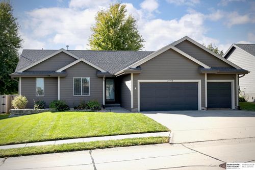 21973 Hilltop Ave, Gretna, NE, 68028-5954 | Card Image