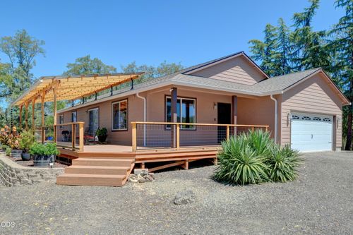 1765 Brownsboro Meridian Rd, Eagle Point, OR, 97524-5600 | Card Image