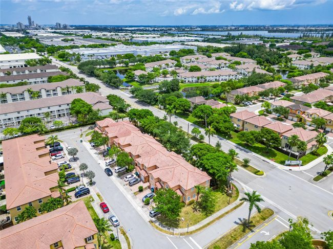 8791 Nw 112th Ct, Townhouse with 3 bedrooms, 2 bathrooms and null parking in Doral FL | Image 46