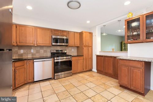 19 Exeter Ct, Princeton, NJ, 08540-7047 | Card Image