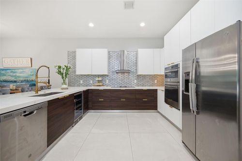 3242 44th St, Fort Lauderdale, FL, 33312-6929 | Card Image