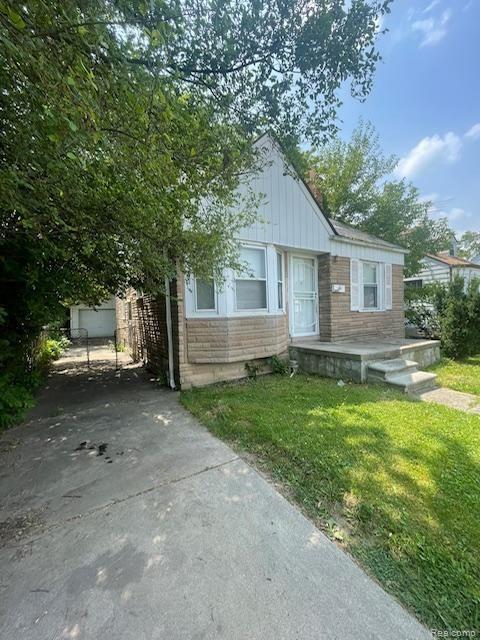 Fairmount Dr, Detroit, MI 48205