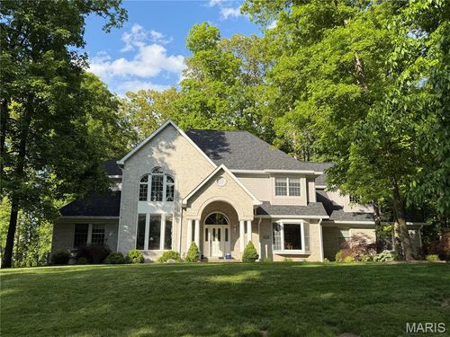 8 8th Green Ct, Belleville, IL, 62220-4831 | Card Image