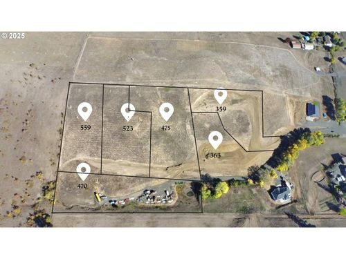 475 Ladybug Ln, Roseburg, OR, 97470-1516 | Card Image