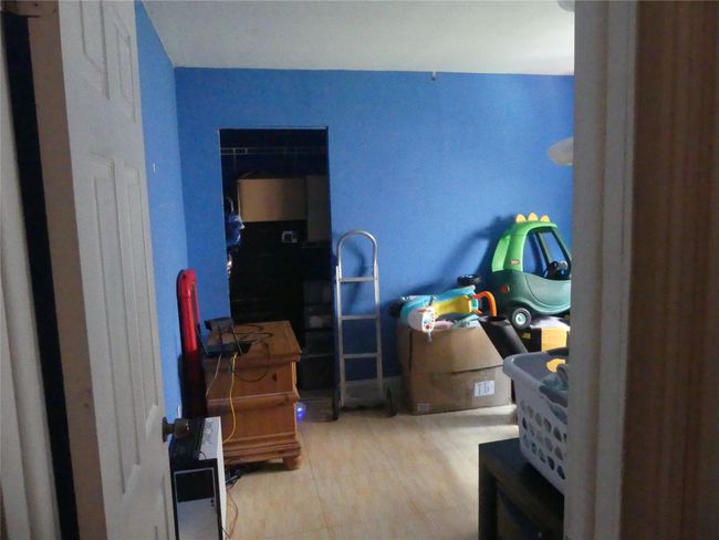 2846 W 75 Th Ter, House other with 3 bedrooms, 2 bathrooms and null parking in Hialeah FL | Image 34