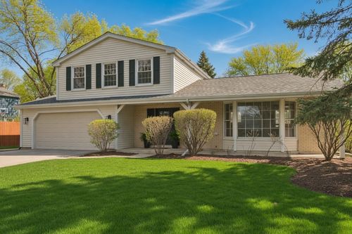 1554 Chickasaw Dr, Naperville, IL, 60563-1306 | Card Image