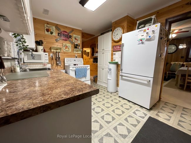 345 Doe Lake Rd, House other with 4 bedrooms, 1 bathrooms and 8 parking in Katrine ON | Image 16