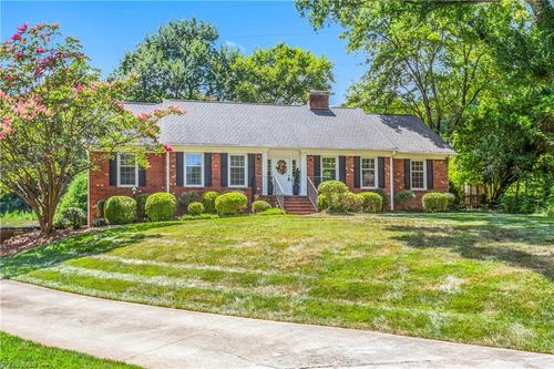 500 Hedgewood Pl, Winston-Salem, NC, 27104-1536 | Card Image