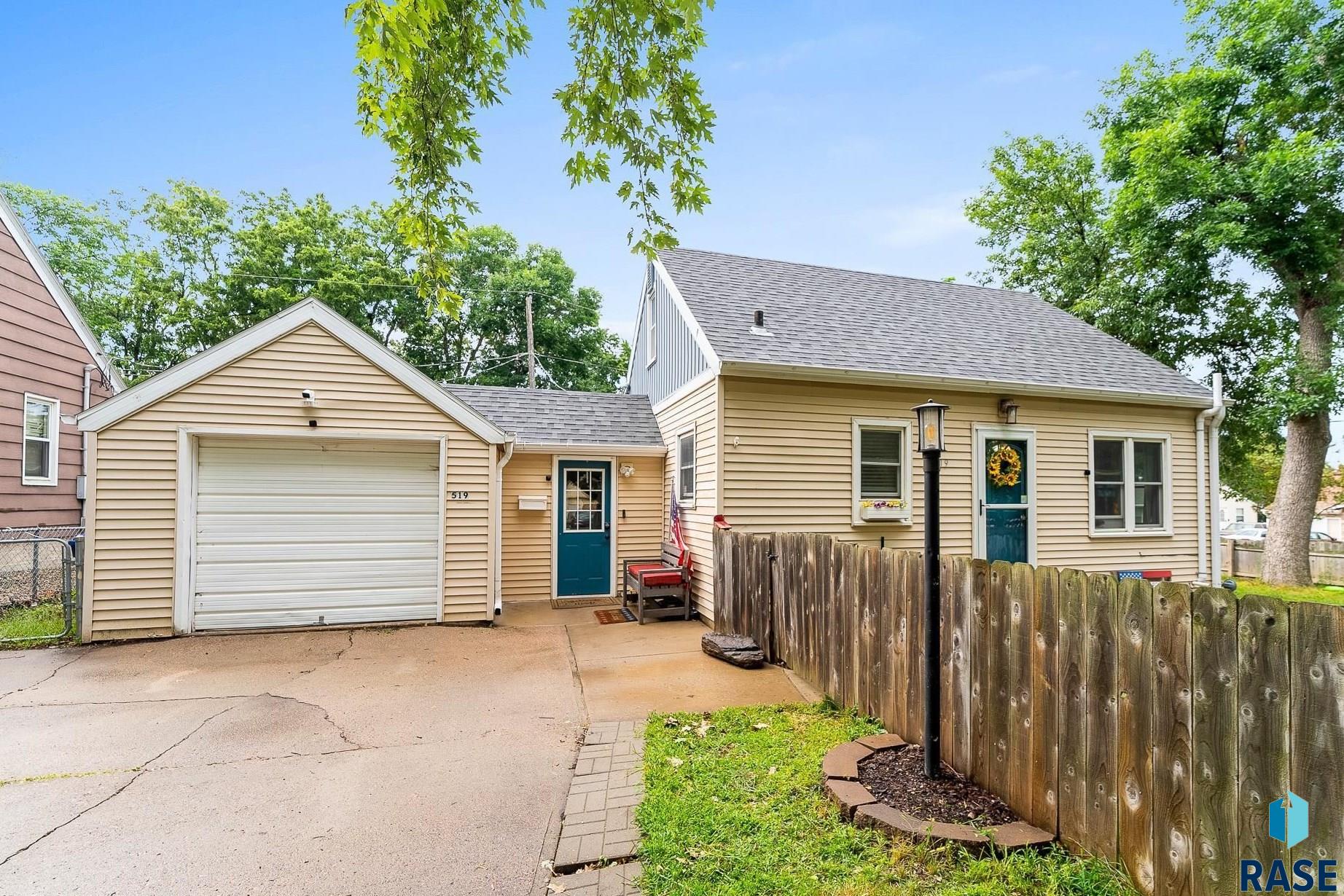 Saint Paul Ave, Sioux Falls, SD 57103