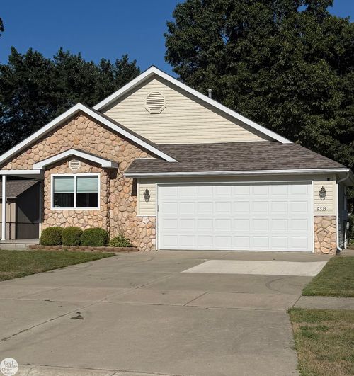 9515 Rachel Rd, Clay, MI, 48001-4813 | Card Image