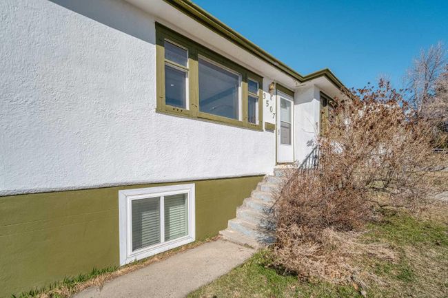 3507 1 Street Ne, Home with 3 bedrooms, 2 bathrooms and 4 parking in Calgary AB | Image 3