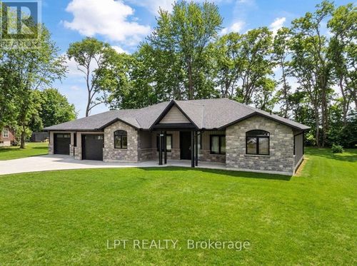 8439 Lazy Lane, Thedford, ON, N0M2N0 | Card Image