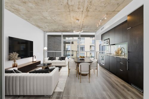 902-478 King St W, Toronto, ON, M5V0A8 | Card Image