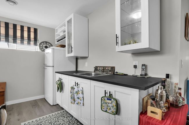 162 Roland St, House other with 3 bedrooms, 4 bathrooms and 4 parking in Dashwood ON | Image 34