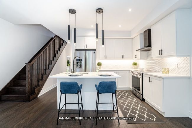 31 Hiawatha Crt, House attached with 3 bedrooms, 4 bathrooms and 2 parking in Vaughan ON | Image 8