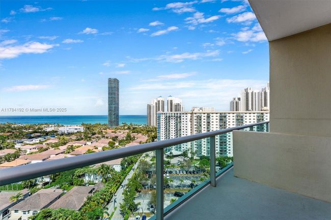 24 - 19380 Collins Ave, Condo with 1 bedrooms, 1 bathrooms and null parking in Sunny Isles Beach FL | Image 5
