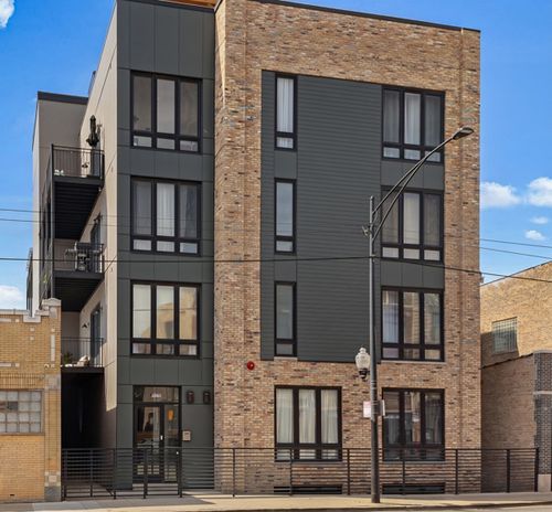 3s-2135 W Cermak Rd, CHICAGO, IL, 60608-4005 | Card Image
