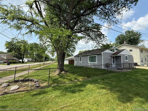 31805 Tuscola Ct, Westland, MI, 48186-4737 | Card Image