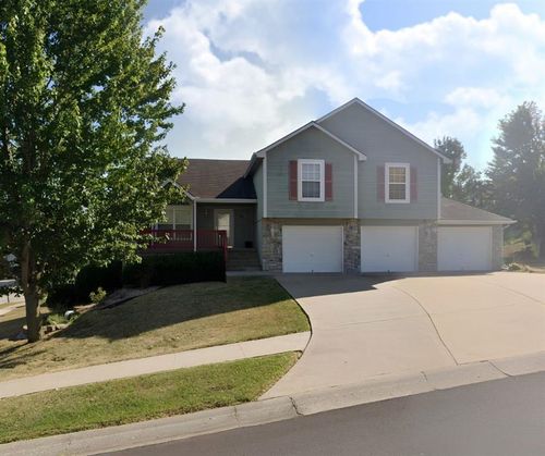 1301 Nw Sawgrass Dr, Grain Valley, MO, 64029-7327 | Card Image