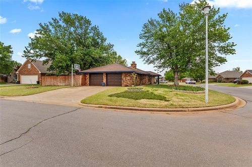 1501 Rolling Hills St, Weatherford, OK, 73096-2345 | Card Image