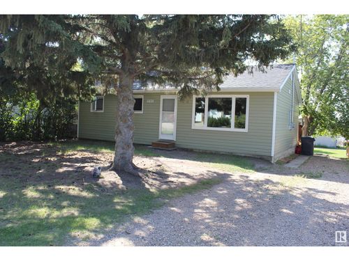 4829 54 Ave, Elk Point, AB, T0A0B9 | Card Image