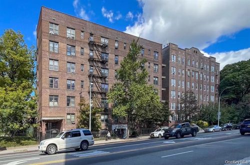 1-14105 Northern Boulevard, New York, NY, 11354 | Card Image