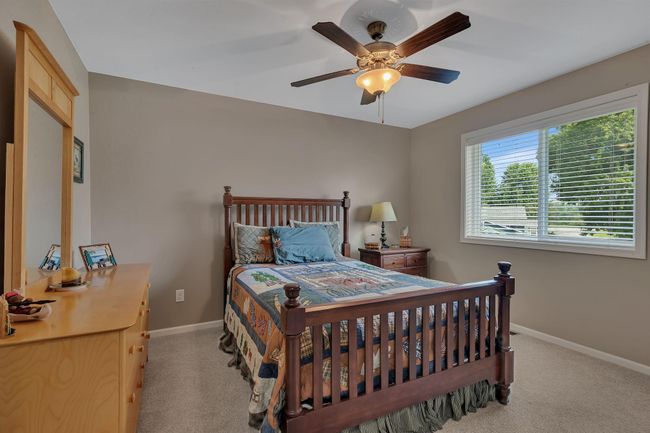 2nd bedroom on the upper level. Great size and has walk-in closet | Image 23