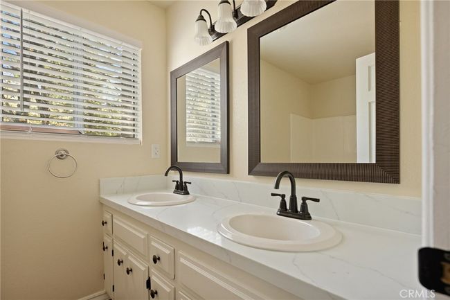 Double vanity in master bedroom | Image 23
