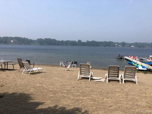 unit-72-1924 Klingensmith Rd, Bloomfield Hills, MI, 48302-0262 | Card Image